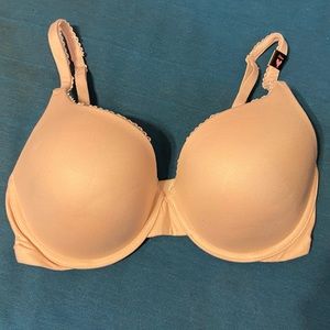 Comfy Beige Victoria’s Secret Bra With Scalloped Lace Trim